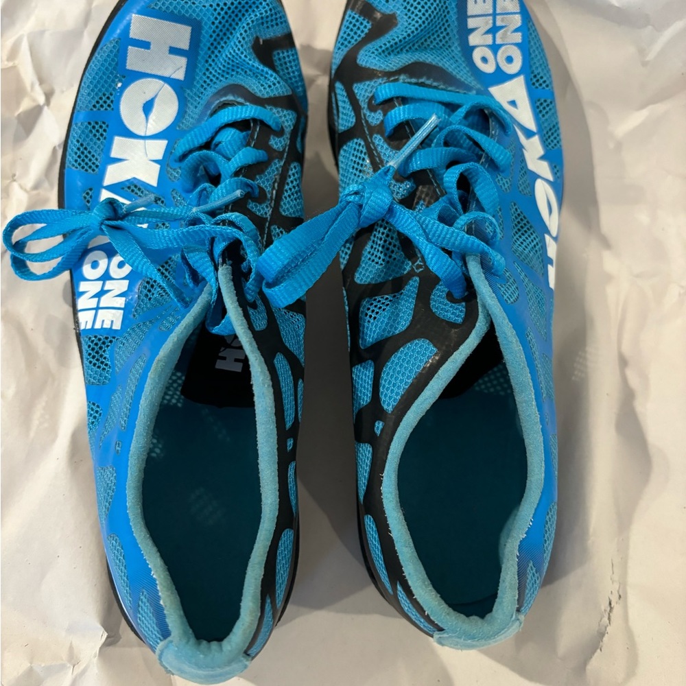 Gorgeous NEW blue Hoka racing shoes - Wide Rocket MD, size 8. Fresh.